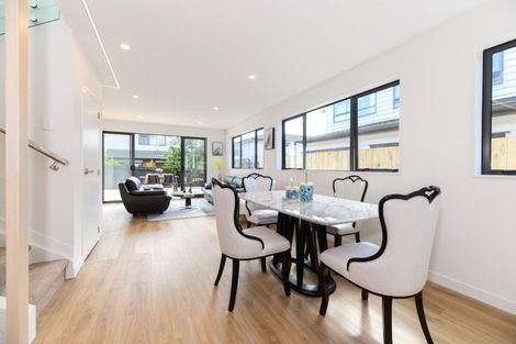 Photo of property in 15a Koromiko Street, New Lynn, Auckland, 0600