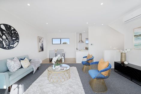 Photo of property in 5/5 Peachgrove Road, Te Atatu Peninsula, Auckland, 0610