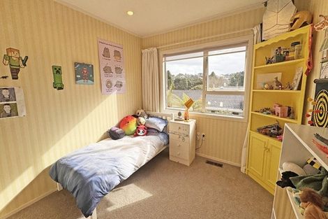 Photo of property in 8 Langstone Place, Chatswood, Auckland, 0626