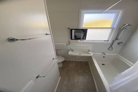 Photo of property in 16 Glendavar Street, Berhampore, Wellington, 6023