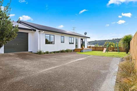 Photo of property in 8 Lasque Place, Glen Eden, Auckland, 0602