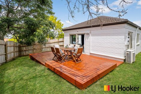 Photo of property in 37 Senator Drive, Manurewa, Auckland, 2105