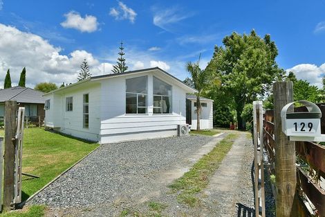 Photo of property in 129 Awaroa Road, Helensville, 0800