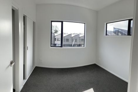 Photo of property in 27/28 Westgate Drive, Westgate, Auckland, 0614
