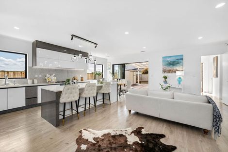 Photo of property in 73 Hughs Way, Flat Bush, Auckland, 2019