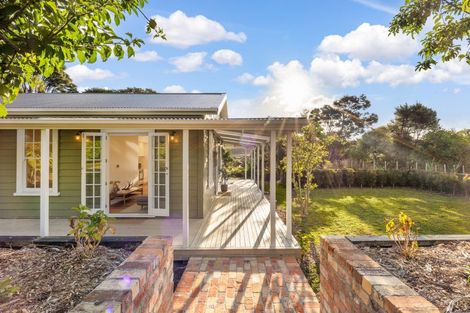 Photo of property in 1223 Old North Road, Helensville, 0875