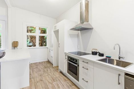 Photo of property in 15 Clifford Street, Dalmore, Dunedin, 9010