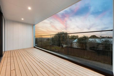 Photo of property in 4202e Great North Road, Glendene, Auckland, 0602