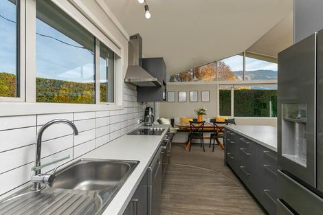 Photo of property in 165 Warren Street, Wanaka, 9305