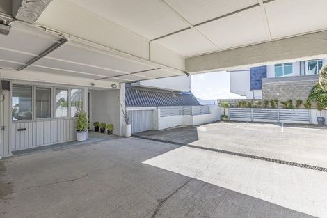 Photo of property in Beauport Apartments, 30u2 The Crescent, Roseneath, Wellington, 6011