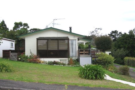 Photo of property in 4 Pavola Grove, Glenfield, Auckland, 0629