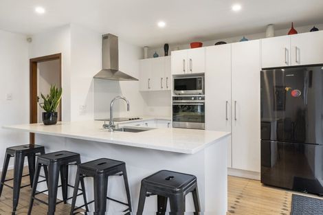 Photo of property in 36 Yeovil Road, Te Atatu Peninsula, Auckland, 0610