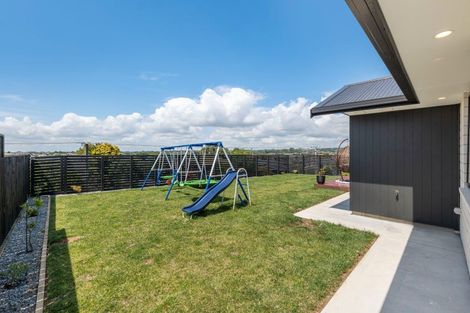 Photo of property in 40 Barrett Road, Whalers Gate, New Plymouth, 4310