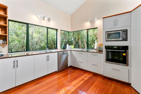 Photo of property in 79 Hilling Street, Titirangi, Auckland, 0604