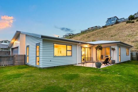 Photo of property in 13 Atherton Terrace, Churton Park, Wellington, 6037