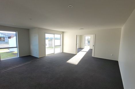 Photo of property in 1 Mccahon Drive, Rangiora, 7400
