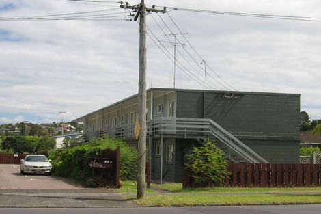 Photo of property in 5/764 Beach Road, Browns Bay, Auckland, 0630