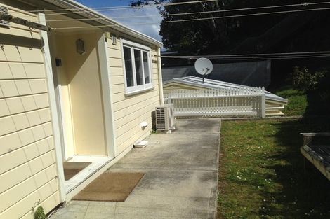 Photo of property in 2 Kopiko Way, Brooklyn, Wellington, 6021