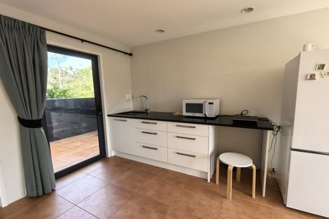 Photo of property in 71 Rising Parade, Fairview Heights, Auckland, 0632