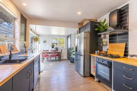 Photo of property in 17 Watts Street, Waipawa, 4210