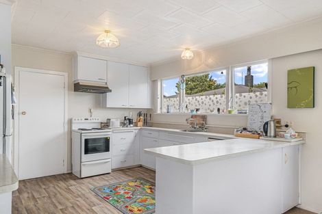 Photo of property in 35 Highbury Drive, Levin, 5510
