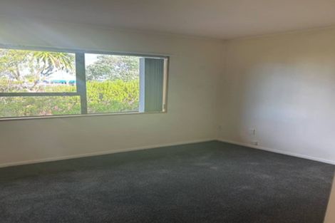Photo of property in 1/979 Beach Road, Torbay, Auckland, 0630