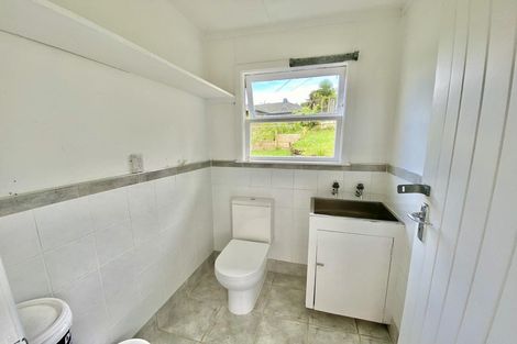 Photo of property in 19 Sunhaven Avenue, Glenfield, Auckland, 0629