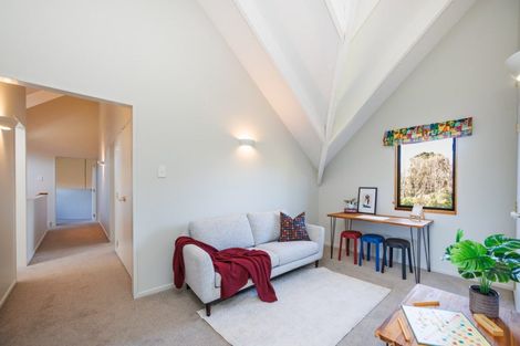 Photo of property in 20 Cashmere Drive, Fitzherbert, Palmerston North, 4410