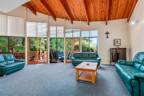 Photo of property in 79 Hilling Street, Titirangi, Auckland, 0604