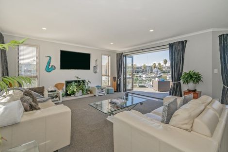 Photo of property in 10 Kelly Place, Whitianga, 3510