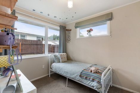 Photo of property in 19 Jane Grove, Paparangi, Wellington, 6037