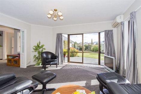 Photo of property in 6 Grove Place, Rangiora, 7400