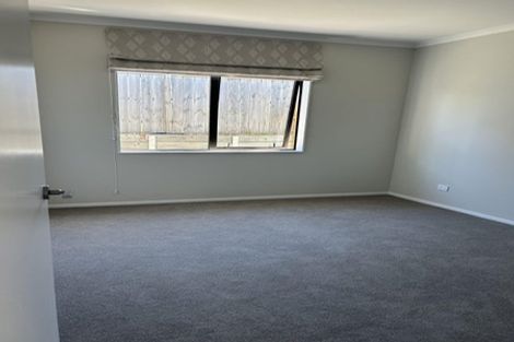 Photo of property in 18 Symes Drive, Red Beach, 0932