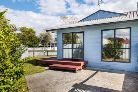 Photo of property in 28 Peppertree Glade, Kelvin Grove, Palmerston North, 4414