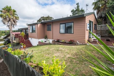 Photo of property in 141 Colwill Road, Massey, Auckland, 0614