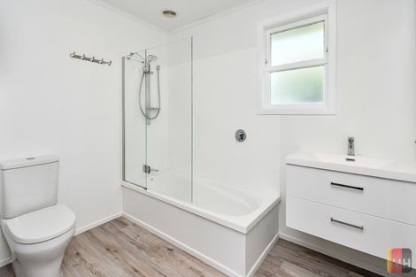 Photo of property in 11 Royal Arch Place, Rosehill, Papakura, 2113