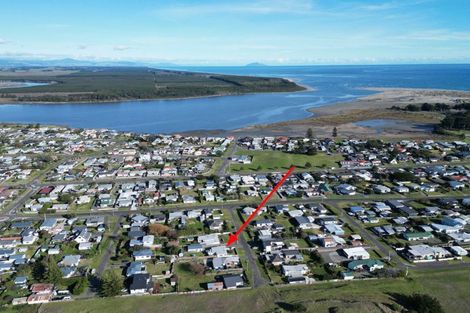 Photo of property in 5 Huia Street, Foxton Beach, Foxton, 4815