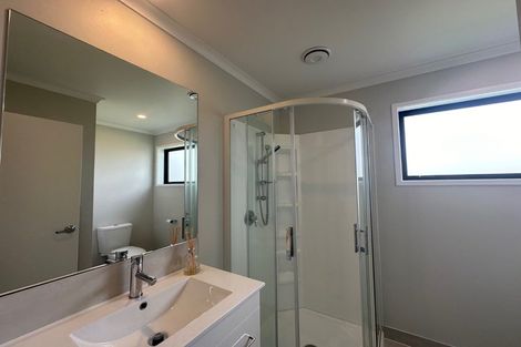 Photo of property in 2 Kawapani Lane, Kumeu, 0810