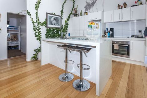 Photo of property in 217 Ocean Road, Whangamata, 3620