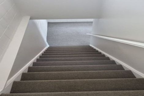 Photo of property in 15f1 Bloomsbury Grove, Newlands, Wellington, 6037