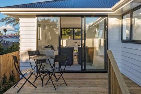 Photo of property in 52a Waipani Road, Te Atatu Peninsula, Auckland, 0610