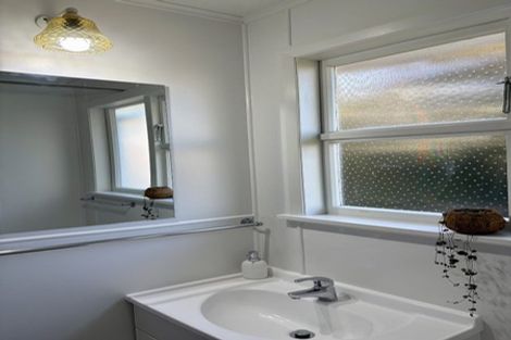 Photo of property in 44 Discovery Place, Marfell, New Plymouth, 4310
