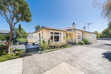 Photo of property in 360 Featherston Street, Palmerston North, 4414