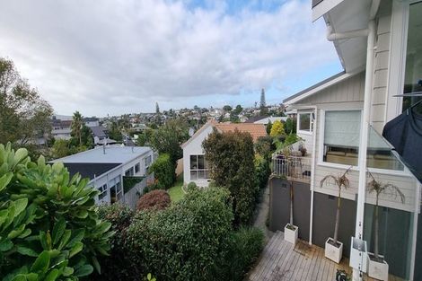 Photo of property in 17 Bevyn Street, Castor Bay, Auckland, 0620