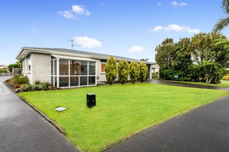 Photo of property in 32a Lakeside Drive, Orewa, 0931