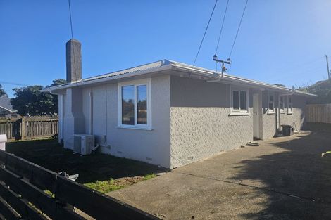 Photo of property in 5 Karewa Street, Castlecliff, Whanganui, 4501