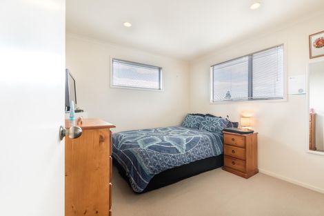 Photo of property in 25b Gardner Avenue, New Lynn, Auckland, 0600