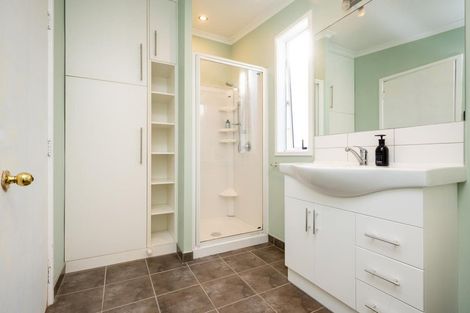 Photo of property in 225 Clifton Road, Te Awanga, 4102