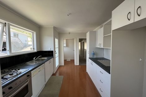 Photo of property in 28 Tamahere Drive, Glenfield, Auckland, 0629