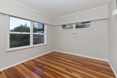 Photo of property in 27 Mcbreen Avenue, Northcote, Auckland, 0627